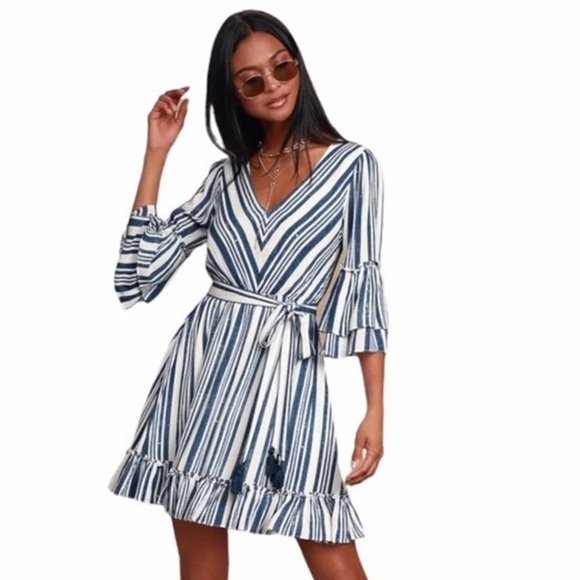 Lulus Dresses & Skirts - Lulus cast away blue and white stripe dress